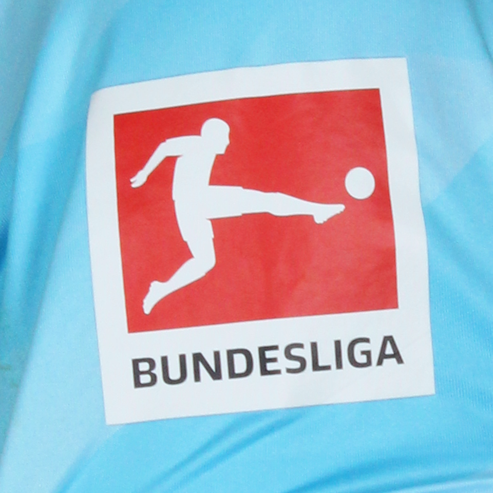 Kevin Trapp Eintracht Frankfurt shirt