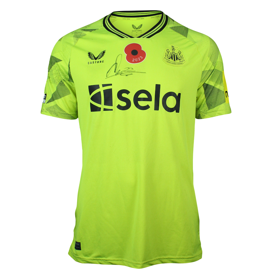 Nick Pope Newcastle United shirt
