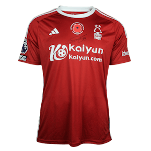 Nottingham Forest 팀의 Ola Aina 셔츠
