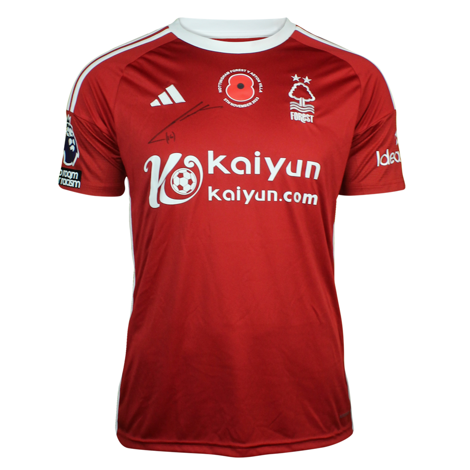 Nicolás Martín Domínguez Nottingham Forest shirt