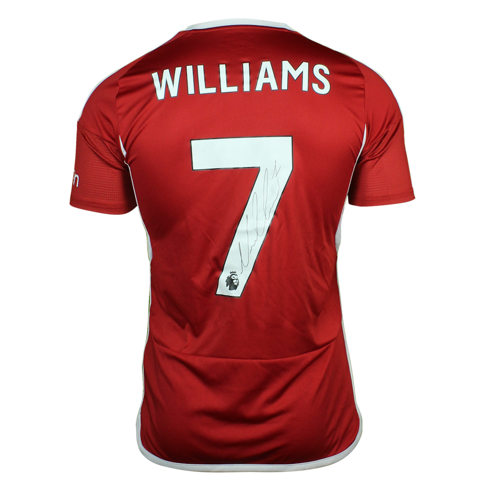 Neco Williams Nottingham Forest forması