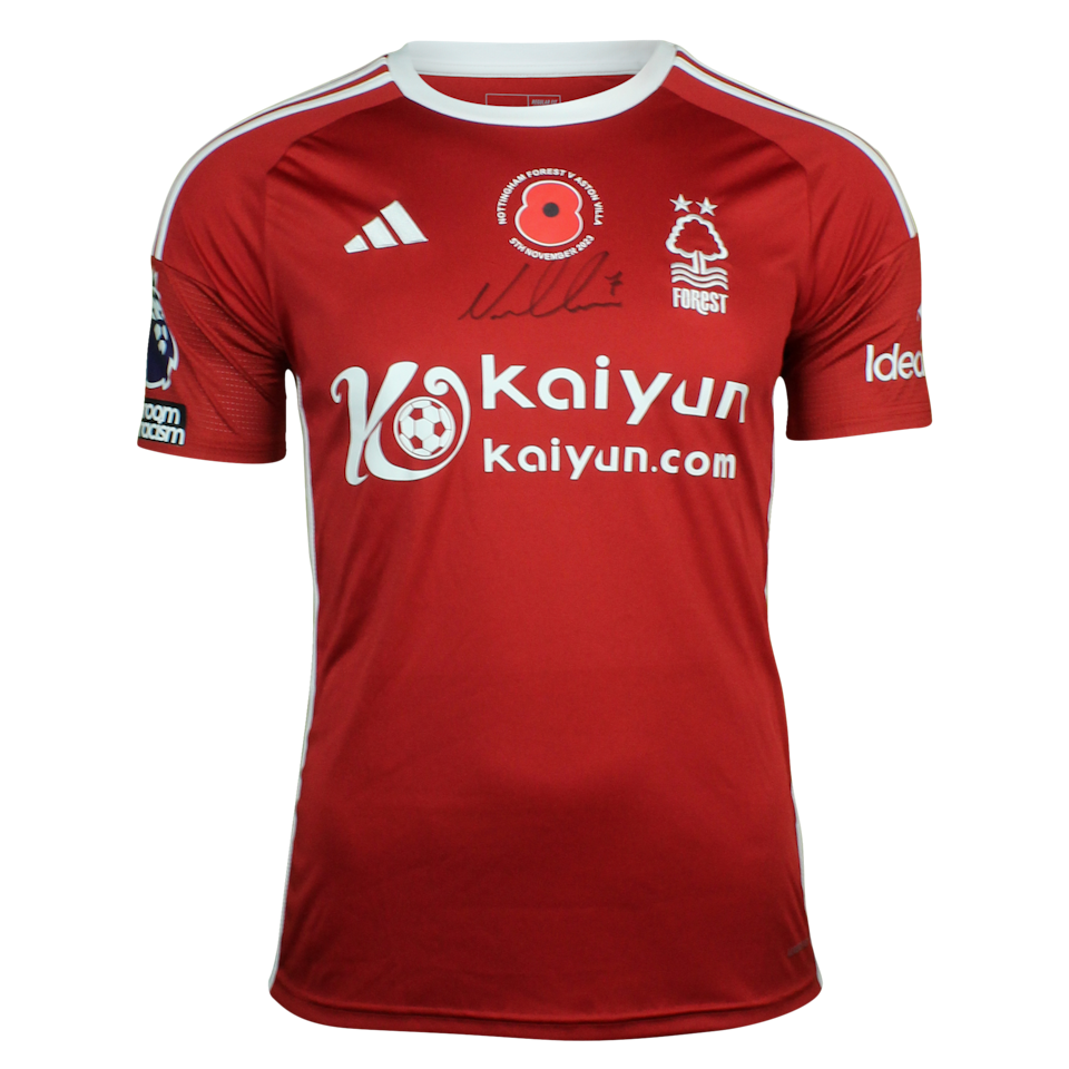 Neco Williams Nottingham Forest forması
