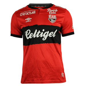 Gaëtan Courtet En Avant Guingamp shirt