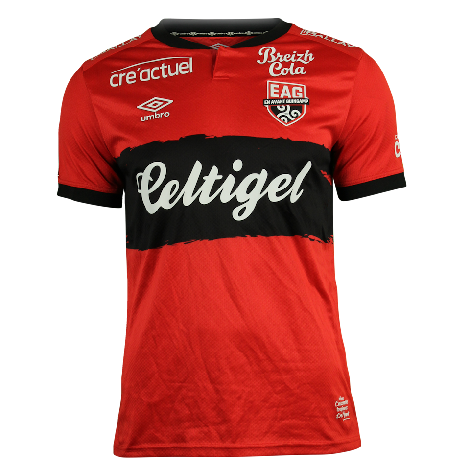 Gaëtan Courtet En Avant Guingamp shirt