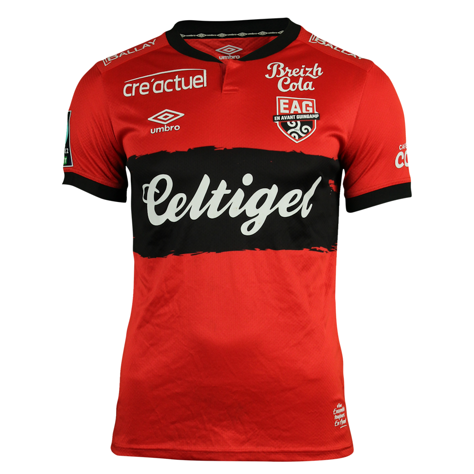 Amadou Sagna En Avant Guingamp shirt