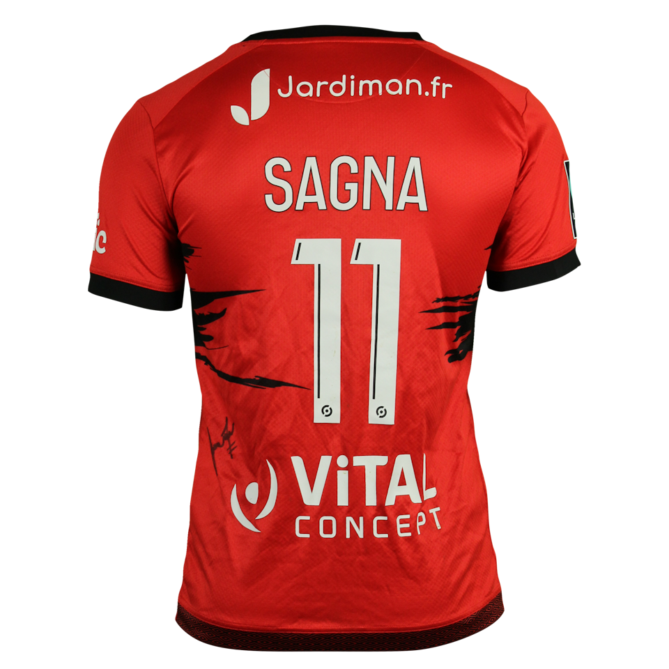 Amadou Sagna En Avant Guingamp shirt