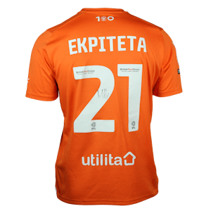 Marvin Ekpiteta Blackpool jersey