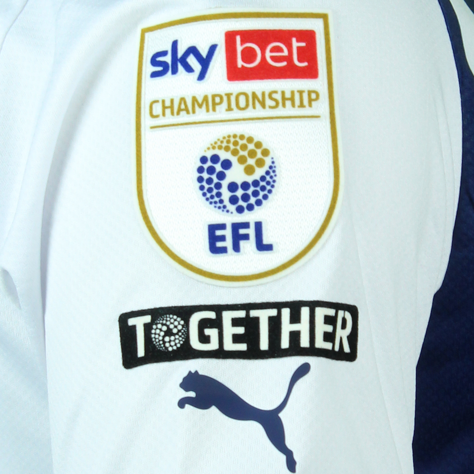 West Bromwich Albion 팀의 Jeremy Sarmiento 셔츠