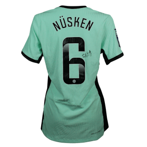 Sjoeke Nüsken Chelsea Women shirt
