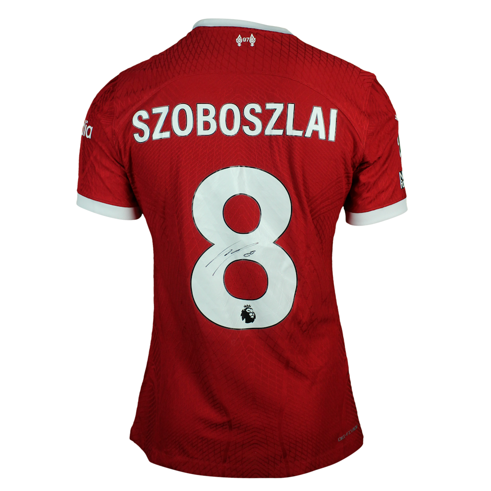 Dominik Szoboszlai Liverpool のシャツ