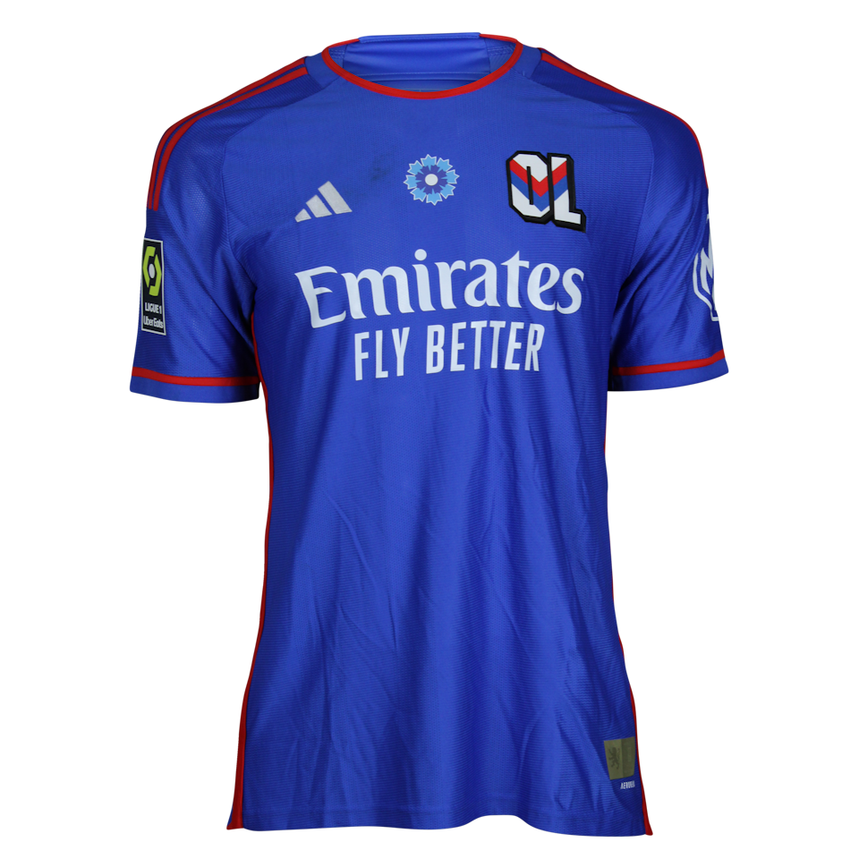 Skelly Alvero Olympique Lyonnais shirt