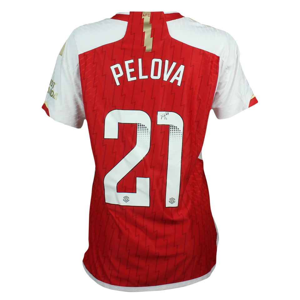 Victoria Pelova Arsenal WFC shirt