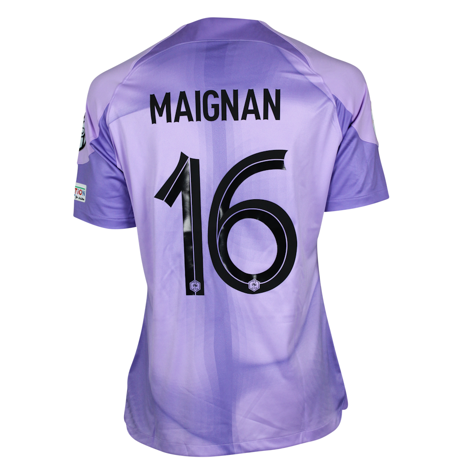 Mike Maignan France shirt