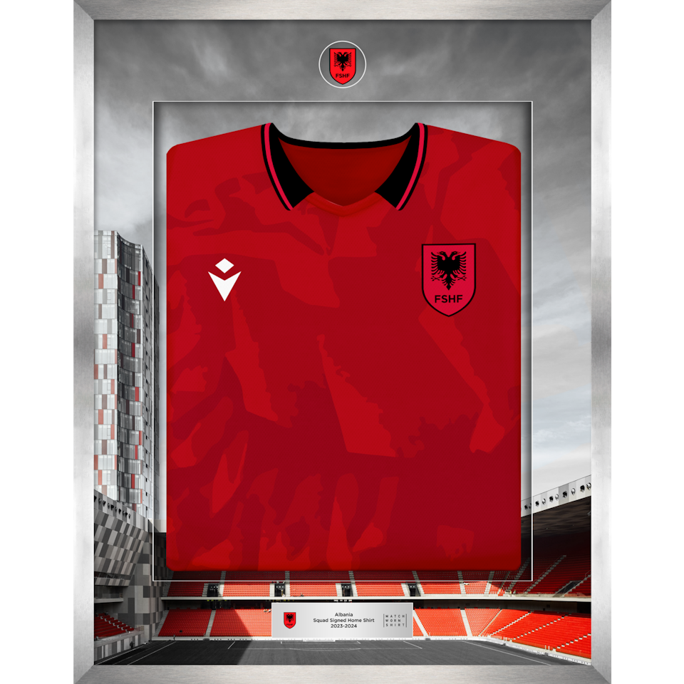 Limited Edition Framed Squad Signed Shirt - 1