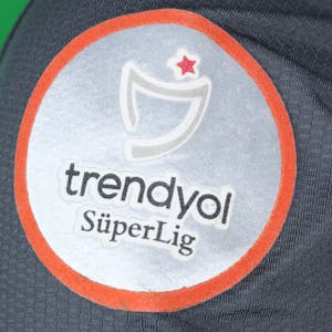 Sofiane Feghouli Fatih Karagümrük shirt