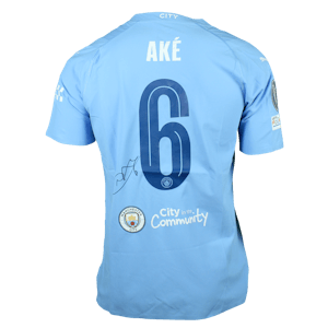 Nathan Aké Manchester City camisa.