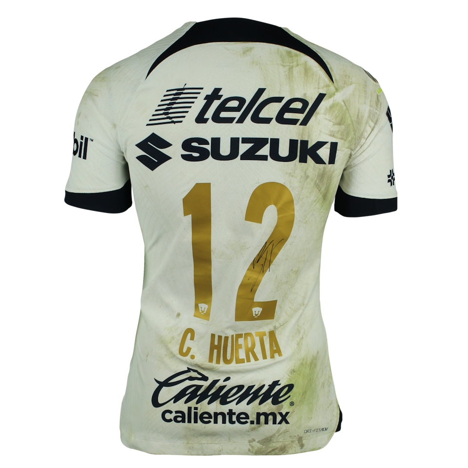 Pumas 팀의 Cesar Huerta 셔츠
