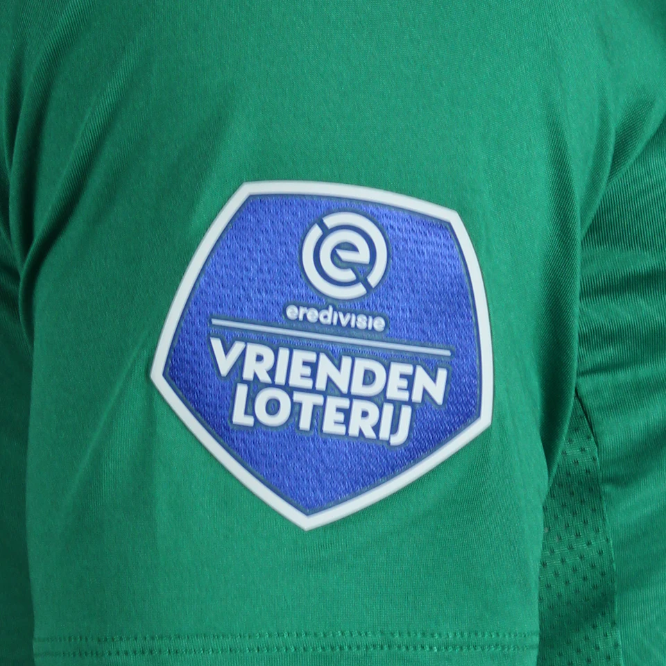 来自Almere City的Yann Kitala球衣