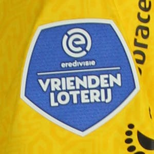 Mio Backhaus 長田澪 FC Volendam のシャツ