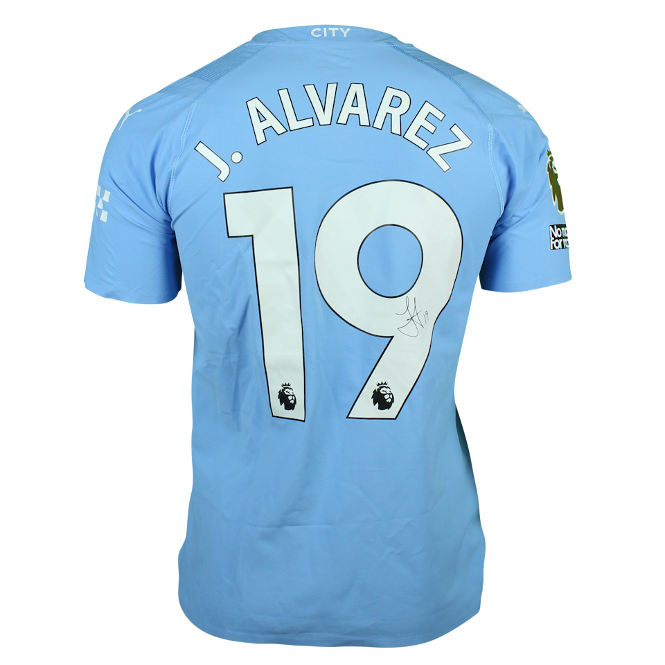 Julián Alvarez Manchester City shirt