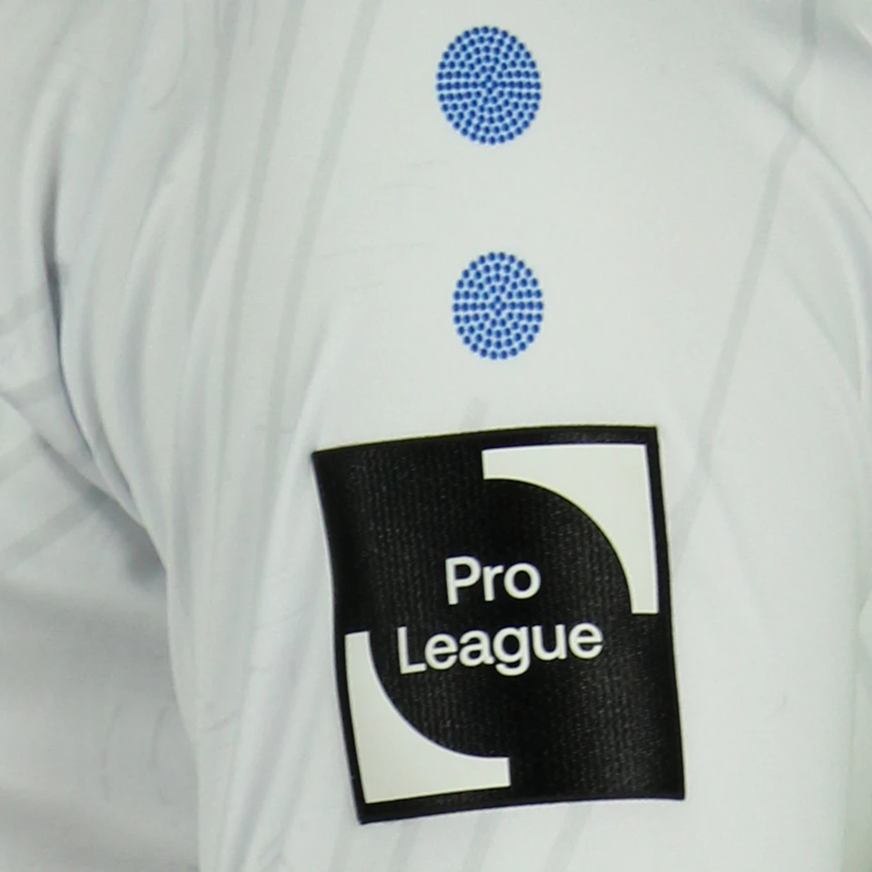 David Hrnčár S.K. Beveren shirt