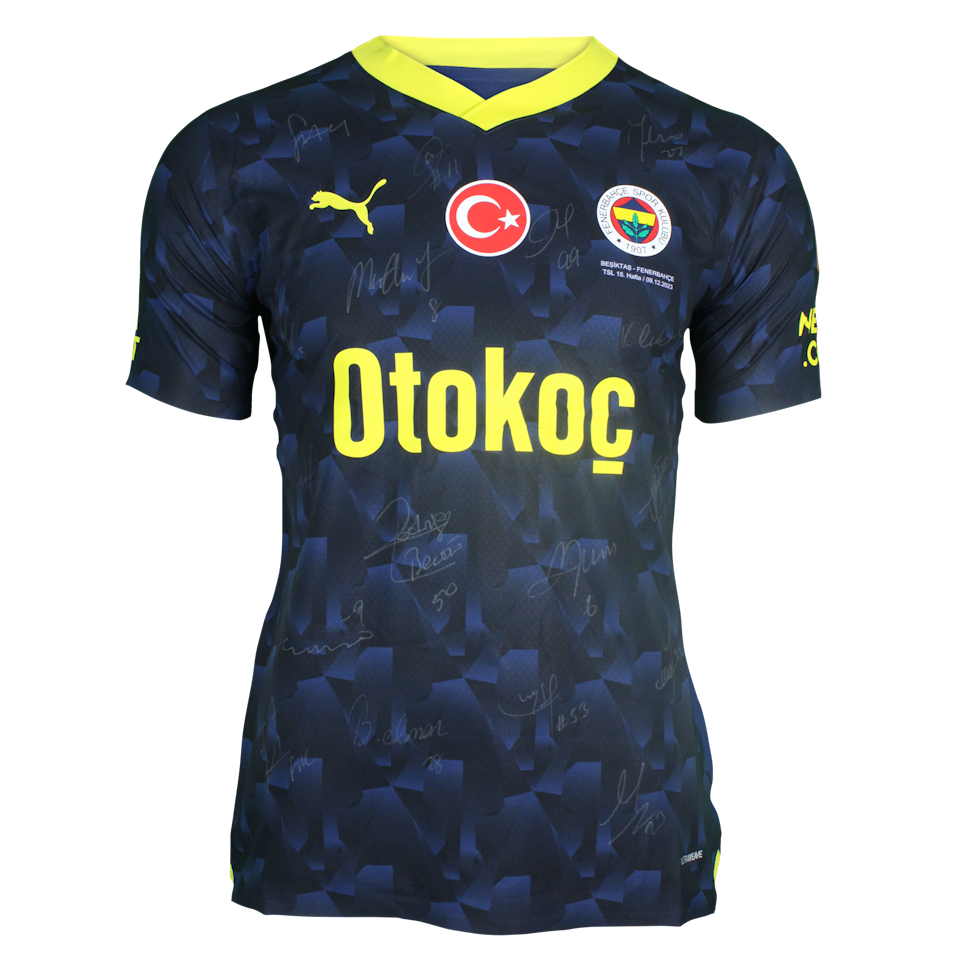 Dušan Tadić Squad Signed