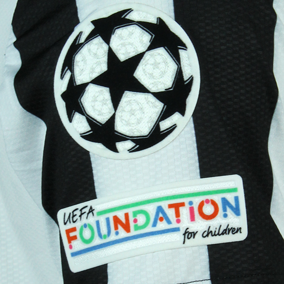 Dan Burn Newcastle United shirt