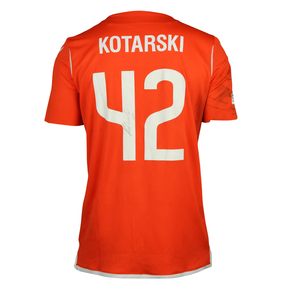 来自PAOK的Dominik Kotarski球衣