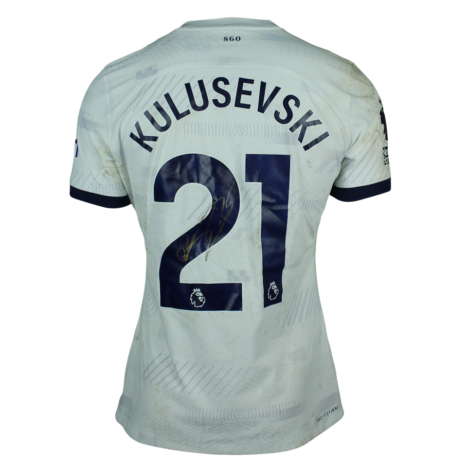 Tottenham Hotspur 팀의 Dejan Kulusevski 셔츠