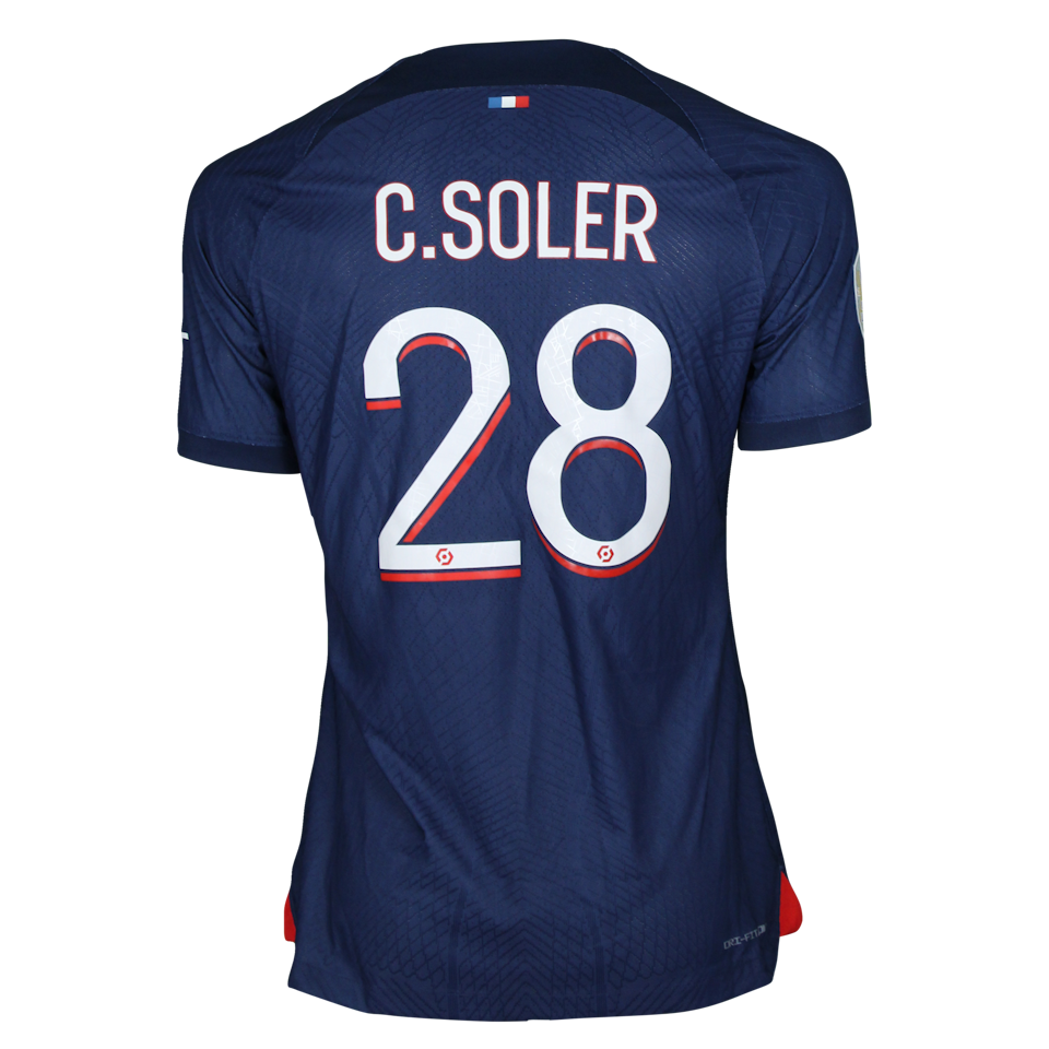 Paris Saint-Germain 팀의 Carlos Soler 셔츠