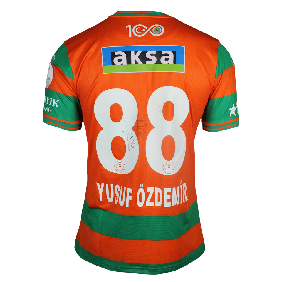 Yusuf Özdemir Alanyaspor shirt