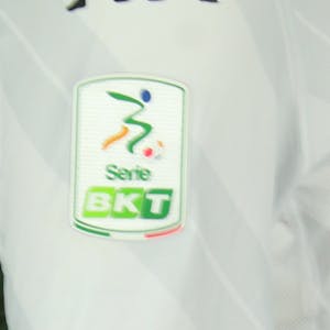 Daniele Verde Spezia Calcio jersey