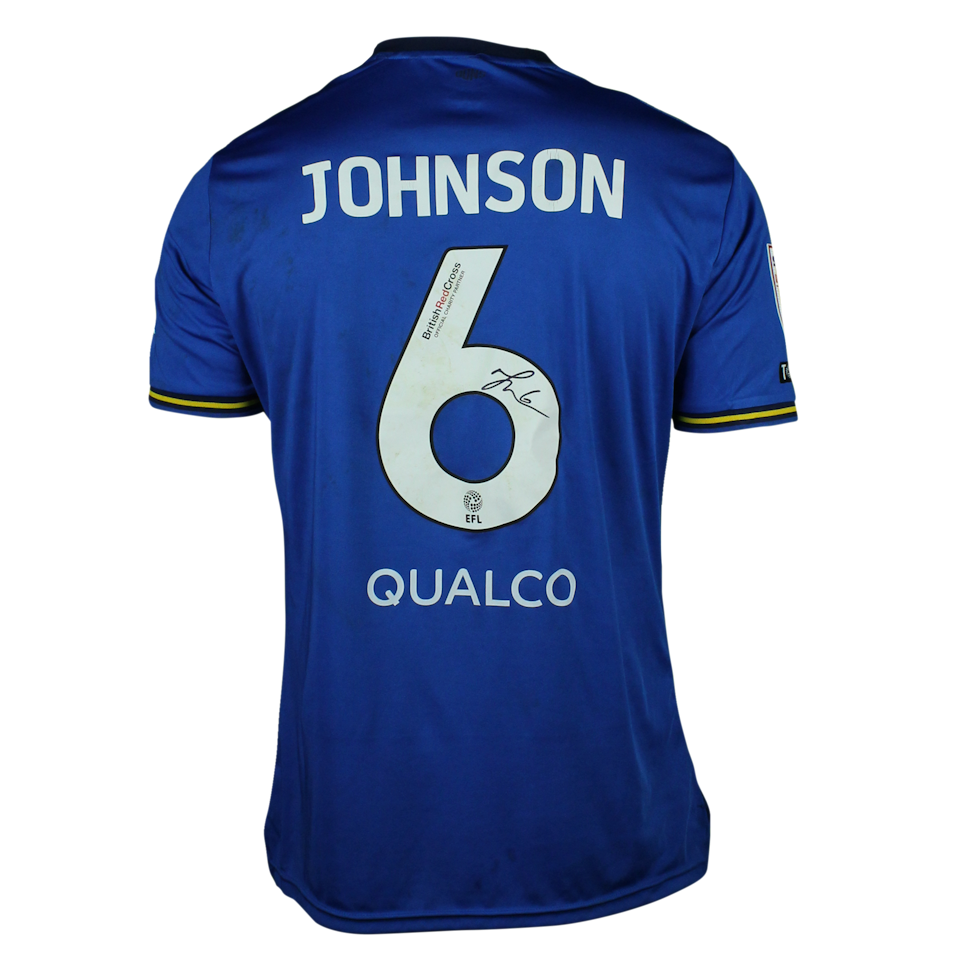 AFC Wimbledon 팀의 Ryan Johnson 셔츠