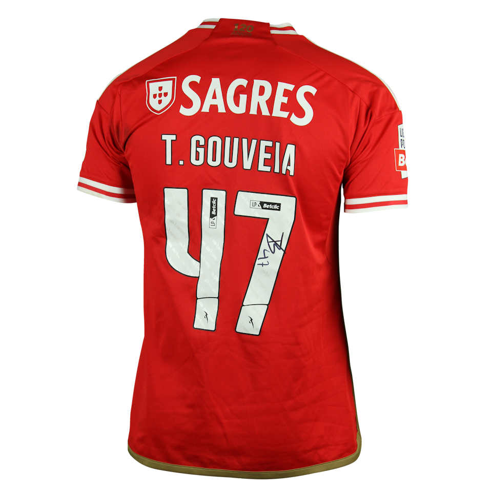 Tiago Gouveia SL Benfica shirt