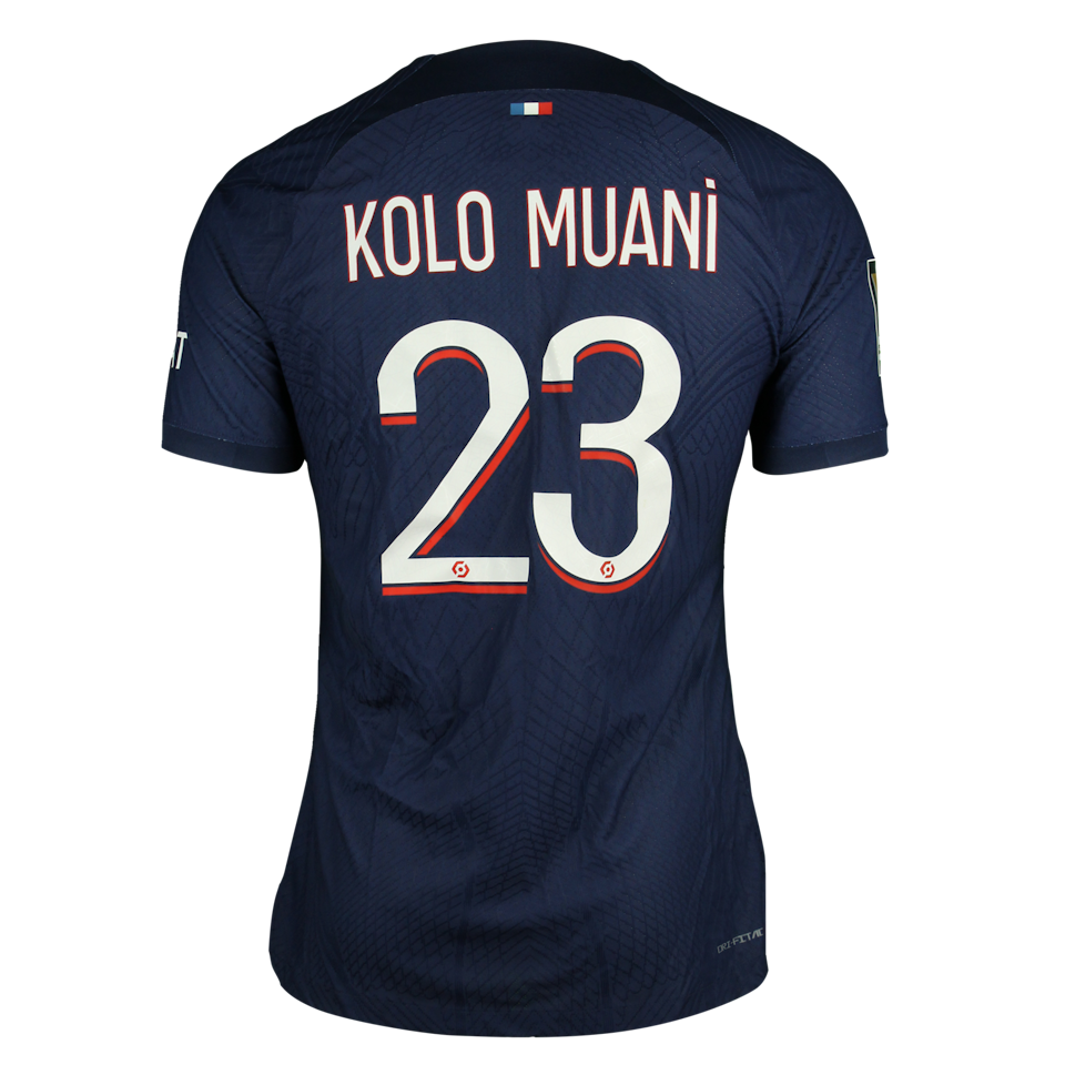 Randal Kolo Muani Paris Saint-Germain forması