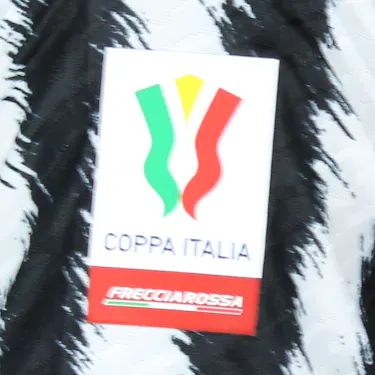 来自Juventus FC的Andrea Cambiaso球衣