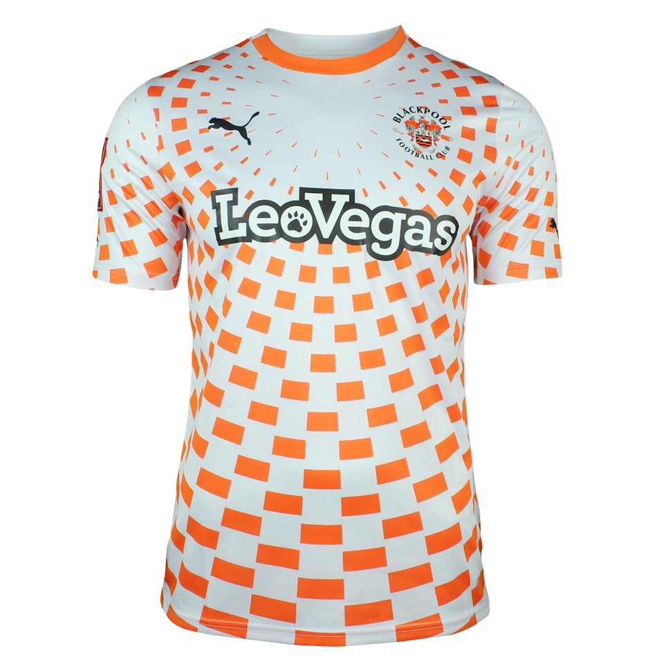 Tashan Oakley-Boothe Blackpool shirt