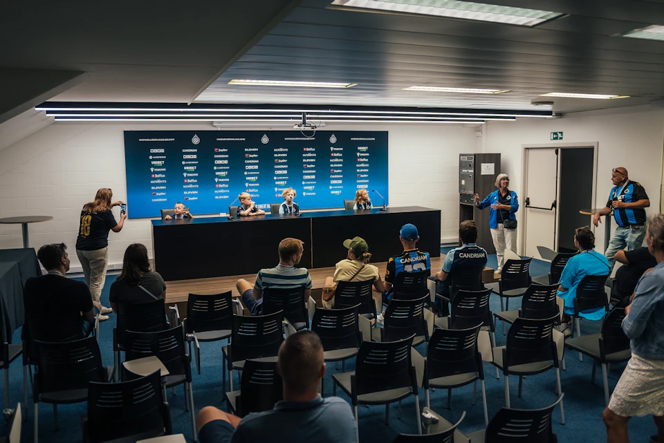 Stadium Tour with a Club icon