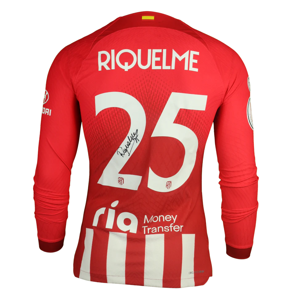 来自Atlético de Madrid的Rodrigo Riquelme球衣
