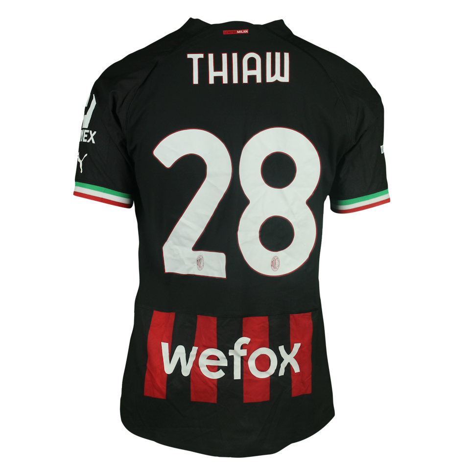 AC Milan 팀의 Malick Thiaw 셔츠