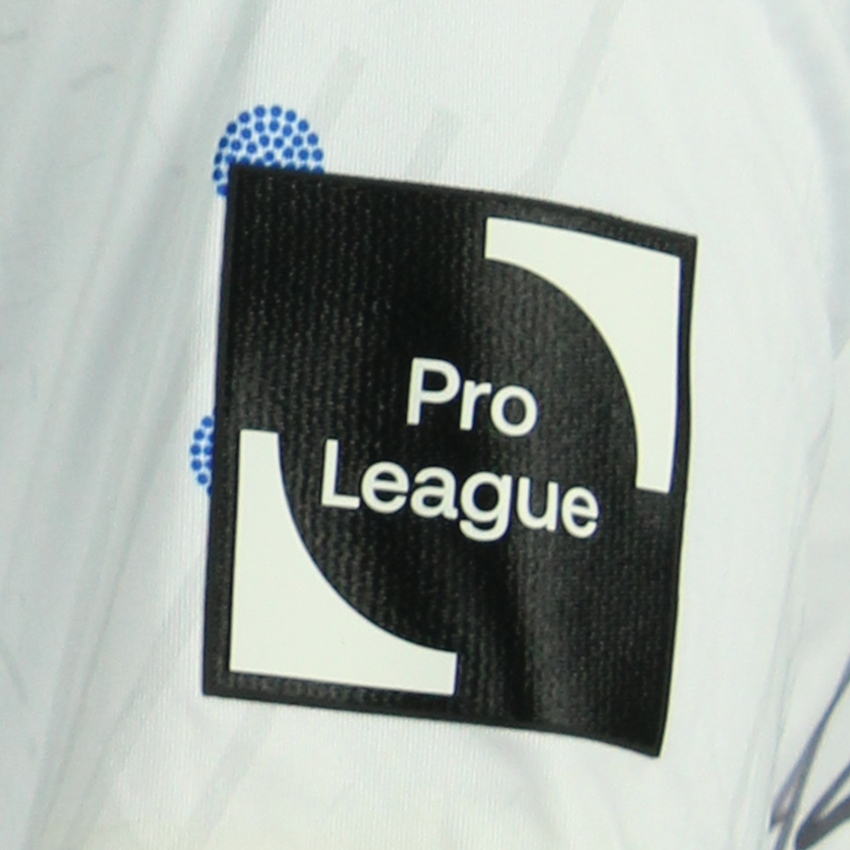Bryan Goncalves S.K. Beveren shirt