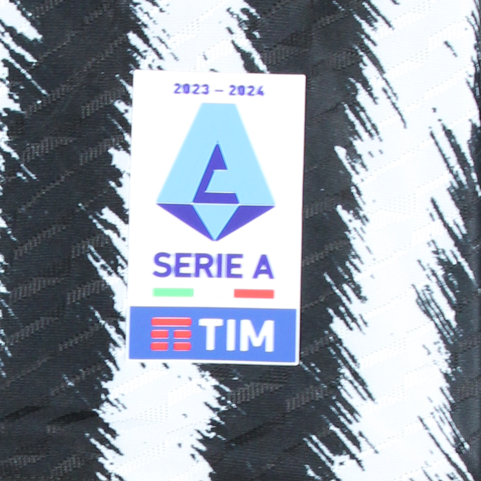 Kenan Yıldız Juventus FC shirt