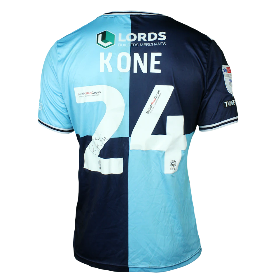 来自Wycombe Wanderers的Richard Kone球衣