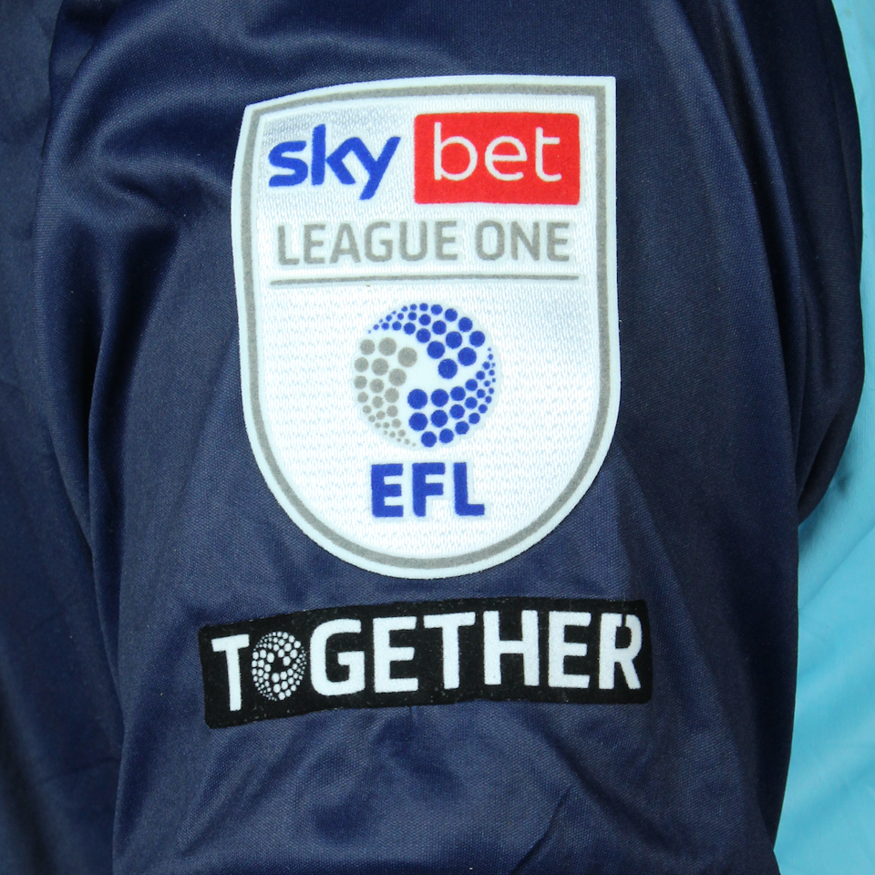 Chem Campbell Wycombe Wanderers camisa.