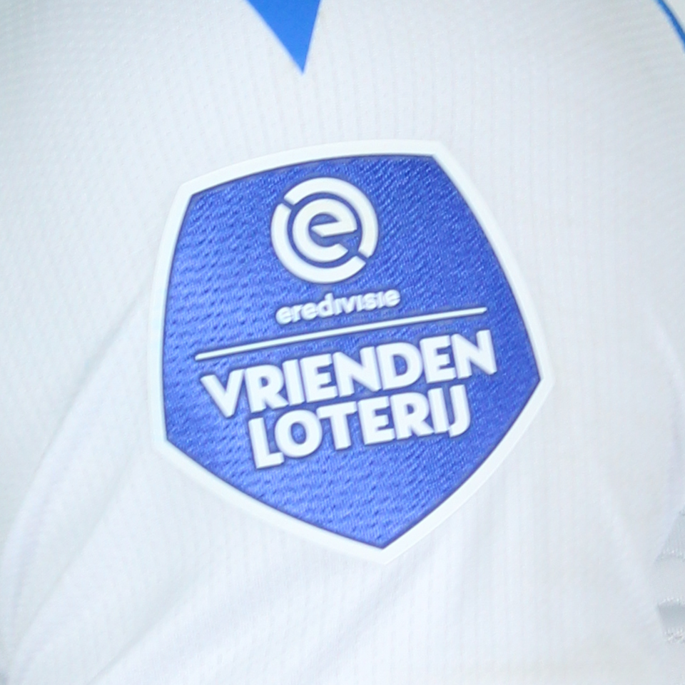 Che Nunnely SC Heerenveen shirt