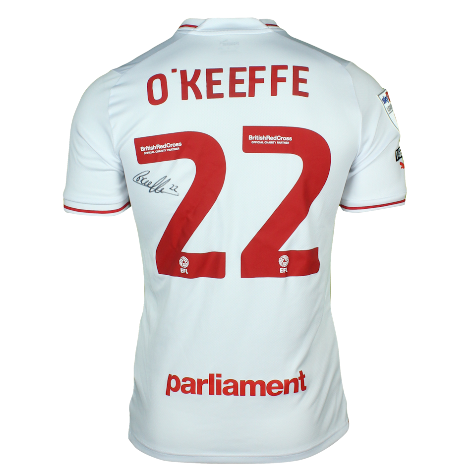 Barnsley 팀의 Corey O'Keeffe 셔츠
