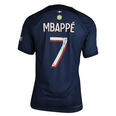 Paris Saint-Germain 팀의 Kylian Mbappé 셔츠