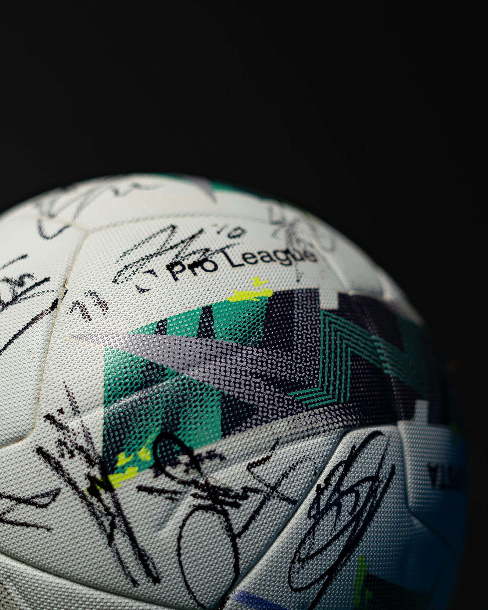 Squad Signed Ball | MatchWornShirt