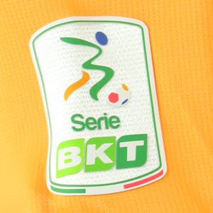 Brenno Oliveira Fraga Costa S.S.C. Bari camisa.