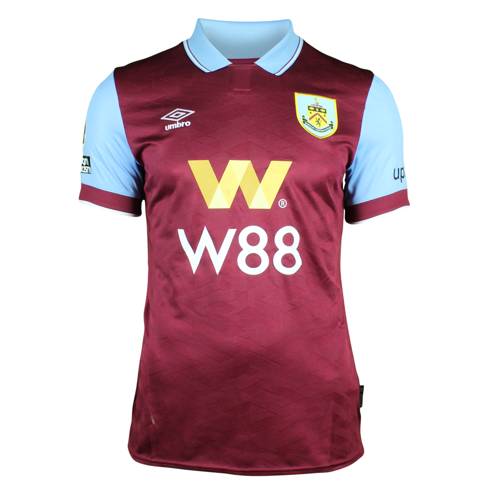 Vitinho Burnley shirt